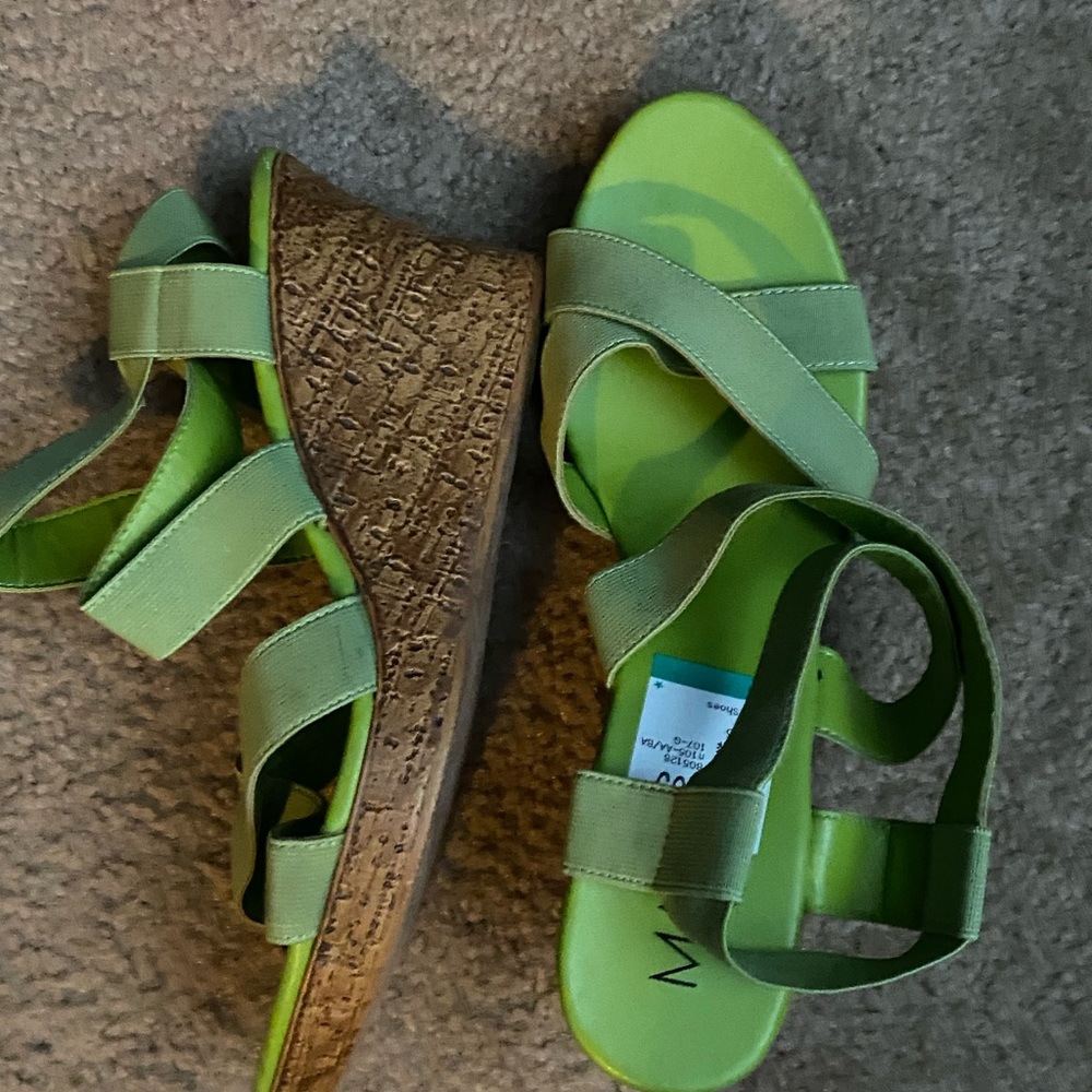 MAX Rave Heels - Picture 3 of 3
